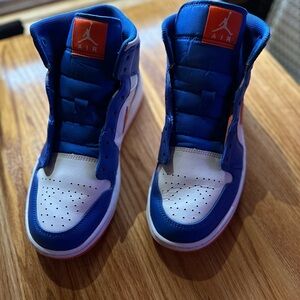 Air Jordan 1 Mid (KNICKS) Version Size 10